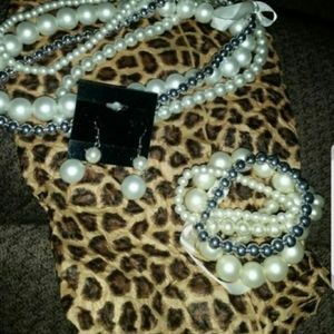 Pearl & silver necklace set